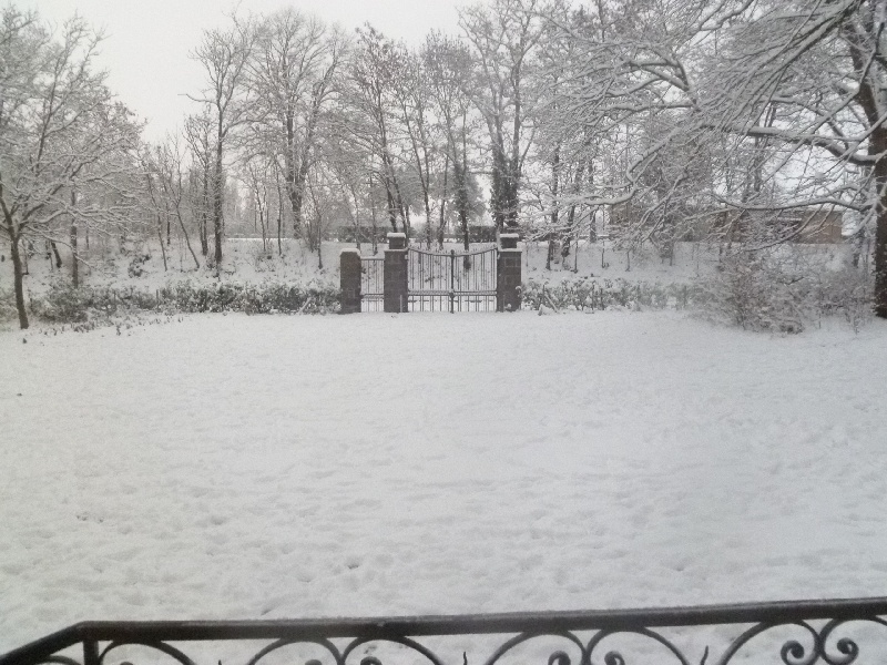 Entraigues  sous  la  Neige
